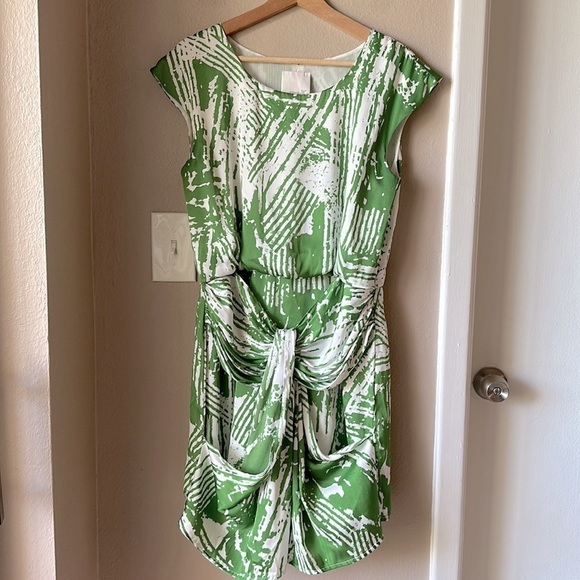 ARYN K. Green Cap Sleeve Printed Mini Dress - Picture 2 of 7